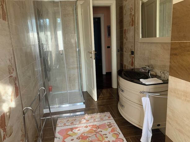 Imagen general del Remarkable 5-bedrooms Villa in Cerrione With Land. Foto 9
