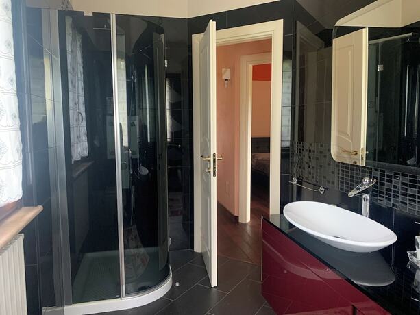 Imagen general del Remarkable 5-bedrooms Villa in Cerrione With Land. Foto 11