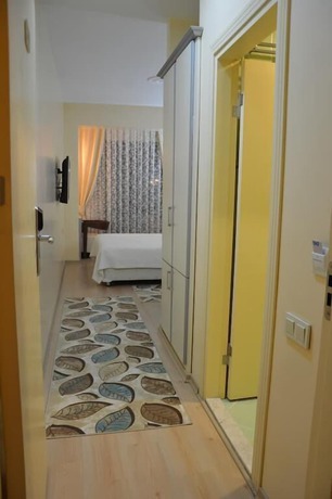 Imagen de la habitación del Remay Hotel. Foto 8