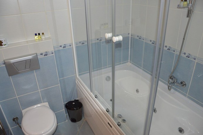 Imagen de la habitación del Remay Hotel. Foto 11