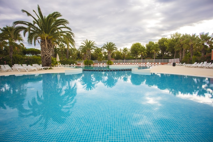 Imagen de la piscina del Residence Antinea. Foto 13