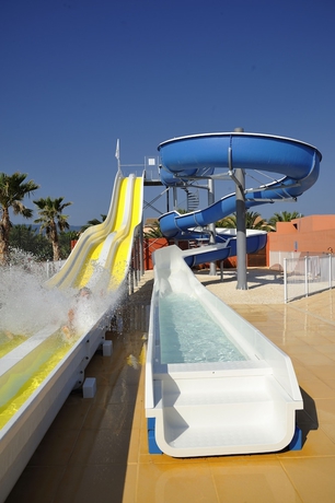 Imagen de la piscina del Residence Antinea. Foto 16