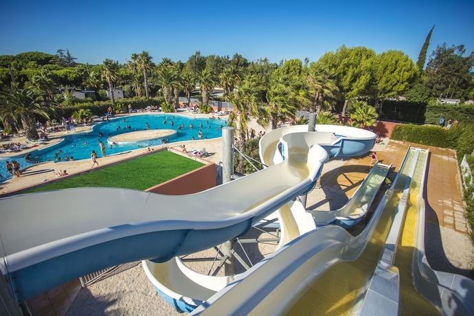 Imagen de la piscina del Residence Antinea. Foto 17