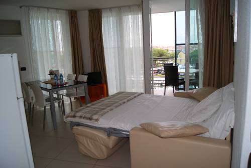 Imagen de la habitación del Residence Aprilia. Foto 8