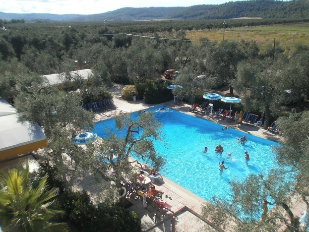 Imagen de la piscina del Residence Baia Del Gallo. Foto 12