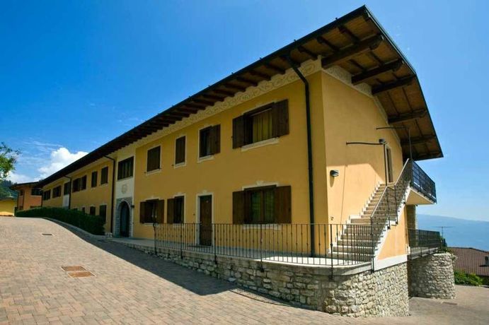 Imagen de la piscina del Residence Besàss. Foto 13