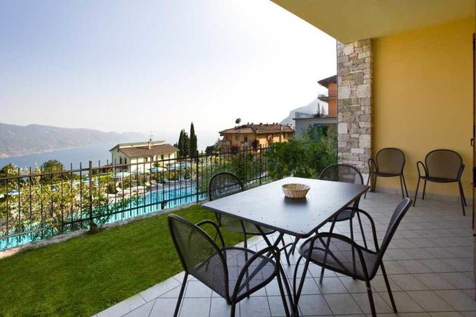 Imagen de los interiores del Residence Besàss. Foto 12