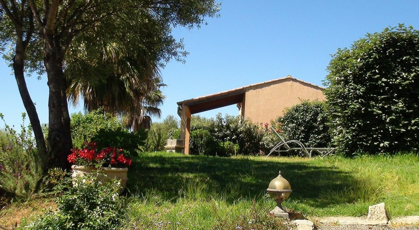 Imagen de los exteriores del Residence Cantu Di Mare. Foto 11