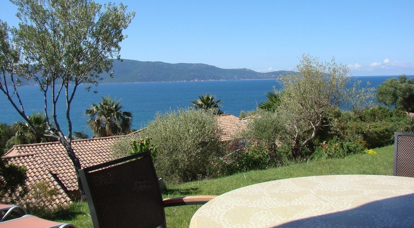 Imagen de los exteriores del Residence Cantu Di Mare. Foto 12