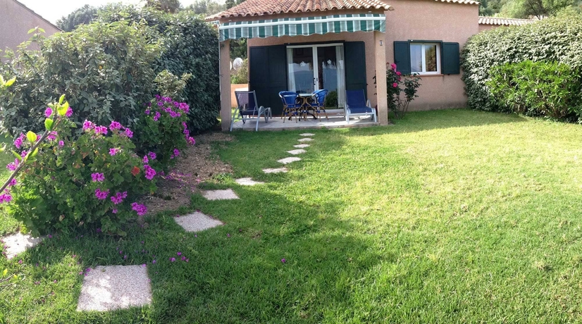 Imagen de los exteriores del Residence Cantu Di Mare. Foto 19