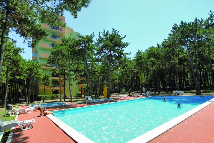 Imagen de la piscina del Residence Castello. Foto 18