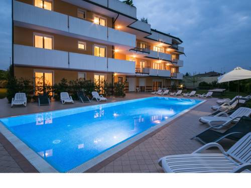 Imagen de la habitación del Residence Garda Palace. Foto 2