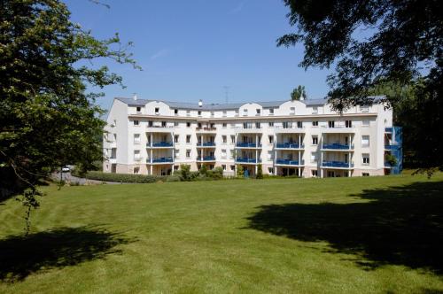 Imagen general del Residence Hotel Les Ducs De Chevreuse. Foto 4