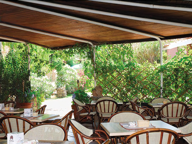 Imagen del bar/restaurante del Residence La Pineta. Foto 2