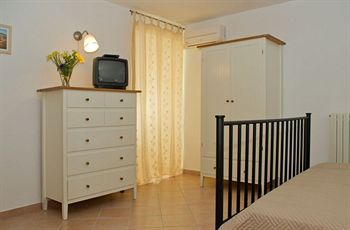 Imagen de la piscina del Residence Le Palme. Foto 12