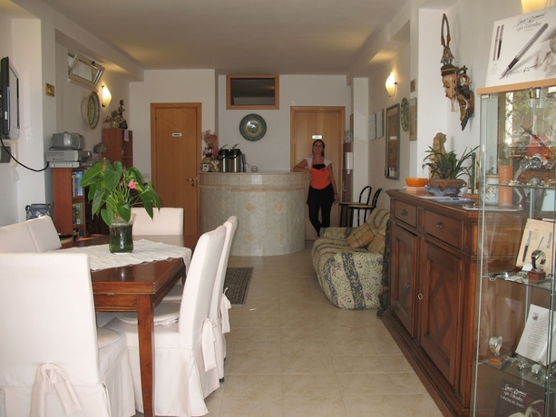 Imagen de los interiores del Residence Maresol. Foto 18