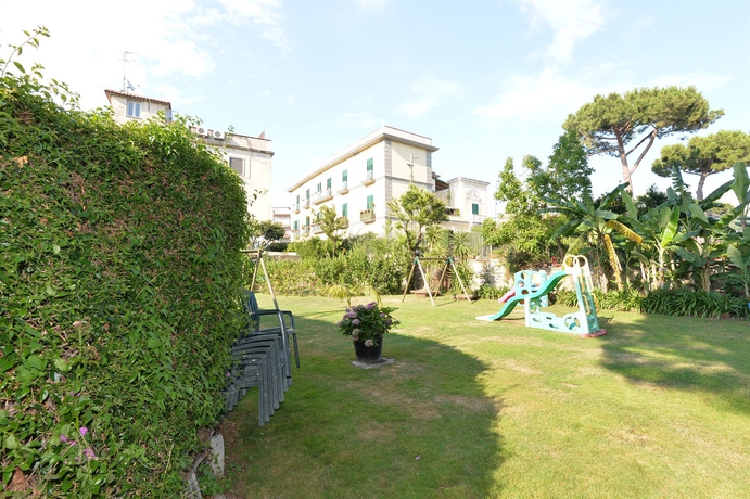 Imagen de los exteriores del Residence Miramare, Pozzuoli. Foto 9