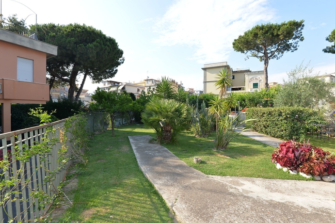 Imagen de los exteriores del Residence Miramare, Pozzuoli. Foto 10