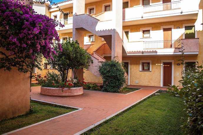 Imagen de los exteriores del Residence Olimpo. Foto 12