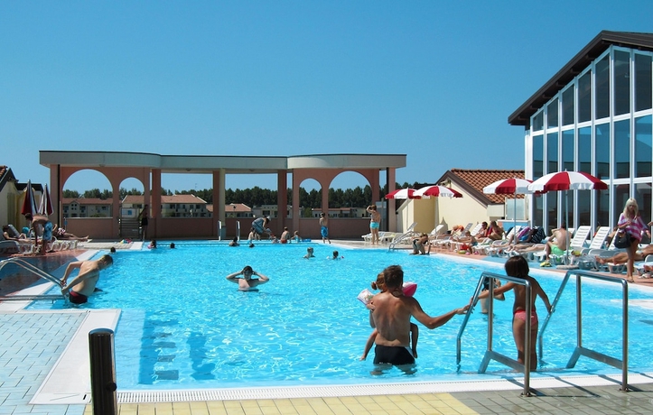 Imagen de la piscina del Residence Quercia. Foto 18