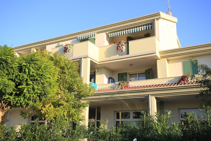 Imagen de los interiores del Residence Robinia Pinetine. Foto 19