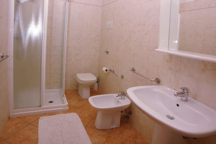 Imagen de la habitación del Residence Rucul&igrave;, Tignale. Foto 14
