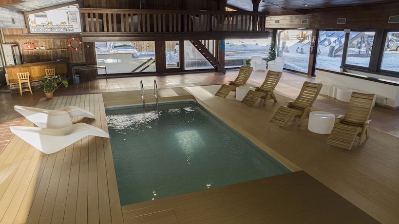 Imagen de la piscina del Residence Valpiccola. Foto 16