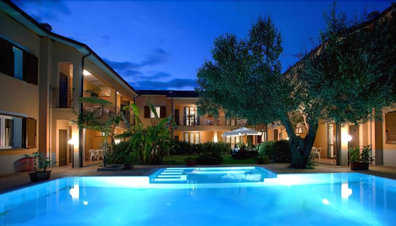 Imagen de la piscina del Residence Villa Andrea. Foto 18