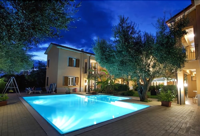 Imagen de la piscina del Residence Villa Andrea. Foto 19