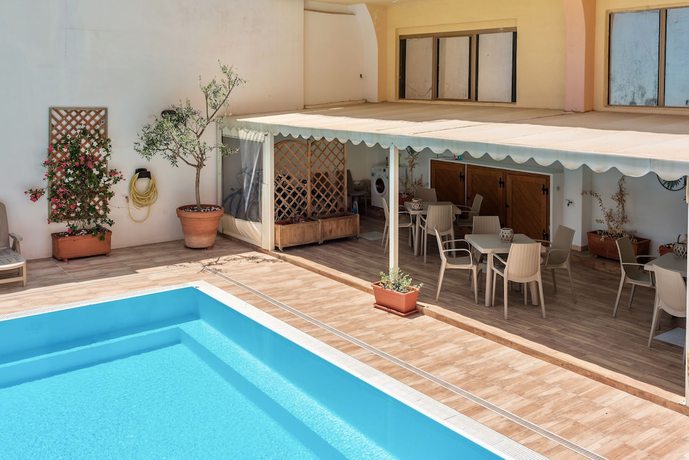 Imagen de la piscina del Residence con piscina a 300 mt dal mare. Foto 18