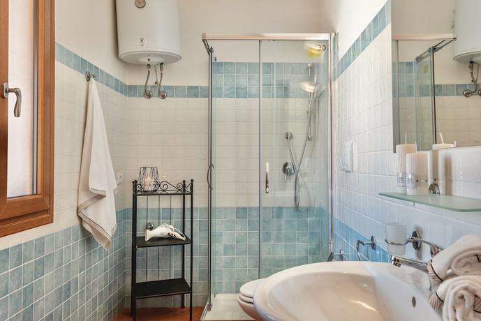 Imagen de la habitación del Residence con piscina a 300 mt dal mare. Foto 7