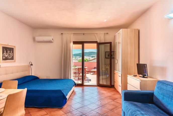 Imagen de la habitación del Residence con piscina a 300 mt dal mare. Foto 8