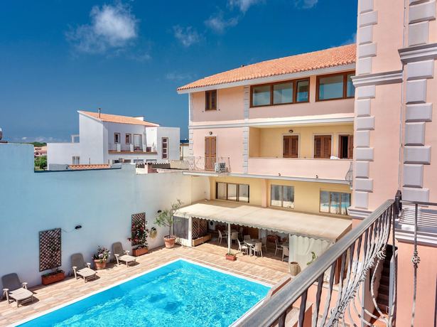 Imagen de la habitación del Residence con piscina a 300 mt dal mare. Foto 9