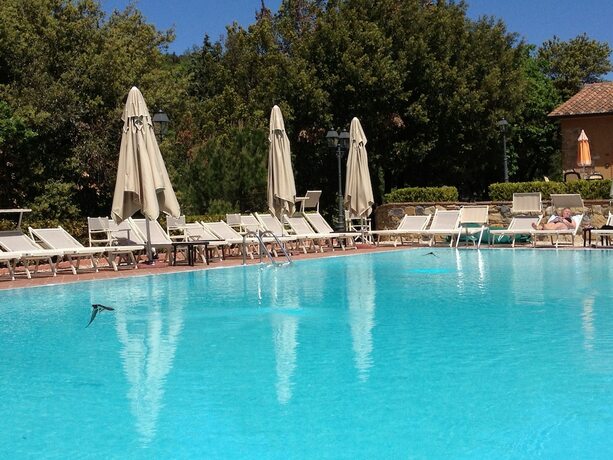 Imagen general del Residence con piscina a Monteverdi. Foto 3