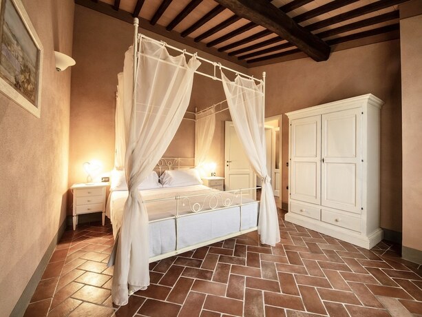 Imagen de la habitación del Residence con piscina a Monteverdi. Foto 19