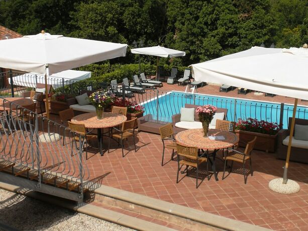 Imagen general del Residence con piscina a Monteverdi. Foto 8