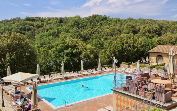 Imagen general del Residence con piscina a Monteverdi. Foto 13