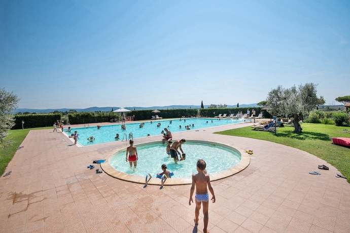 Imagen de la piscina del Residence with pool 4 km from Suvereto. Foto 19