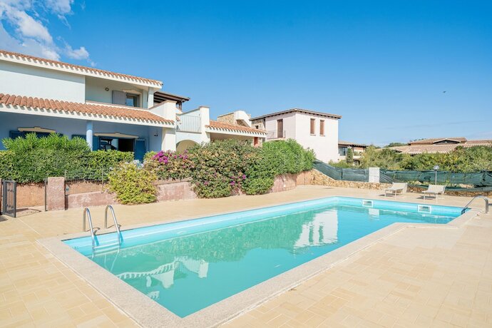 Imagen general del Residence with pool in Cala Girgolu. Foto 4