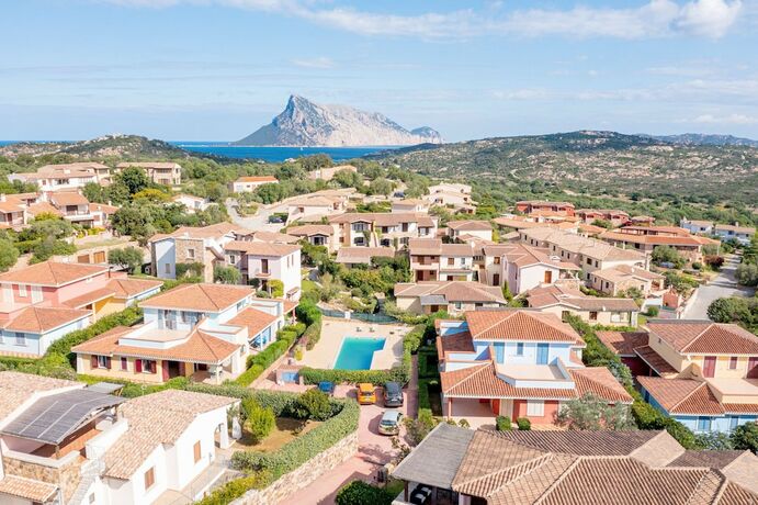 Imagen general del Residence with pool in Cala Girgolu. Foto 6