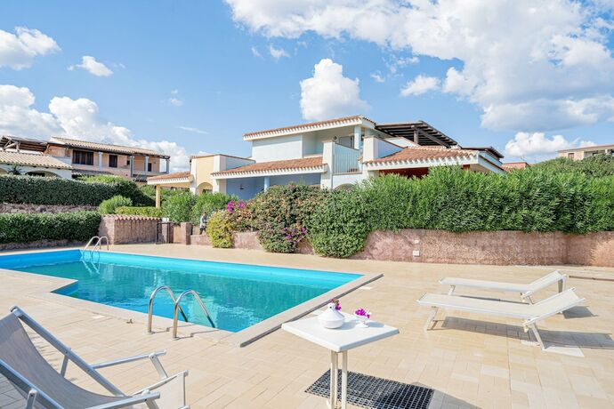 Imagen general del Residence with pool in Cala Girgolu. Foto 10