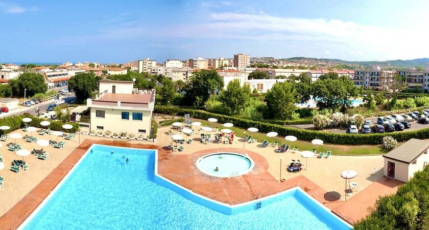 Imagen general del Residence with pool in San Vincenzo. Foto 1