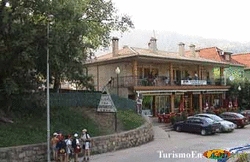 Imagen de los exteriores del Residencial Los Robles. Foto 6