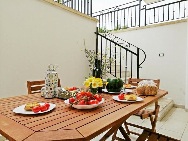 Imagen general del Residenza Arcangela - 4 Alloggi con 2 Piscine Private nel Salento - Fino a 20 Posti Letto. Foto 12