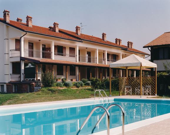 Imagen de la piscina del Residenza Camelia. Foto 15