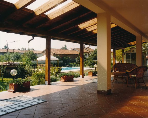 Imagen de los exteriores del Residenza Camelia. Foto 11