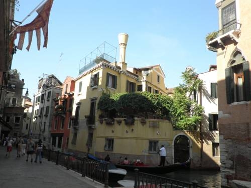 Imagen general del Residenza De L'osmarin Suites. Foto 2