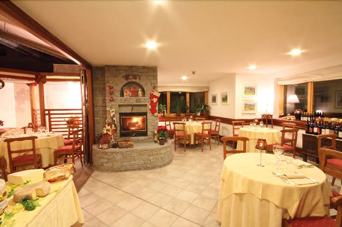 Imagen del bar/restaurante del Residenza Del Sole. Foto 6