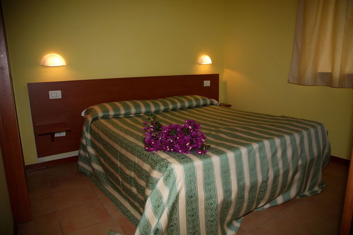 Imagen del bar/restaurante del Residenza Mediterranea, Zambrone. Foto 4