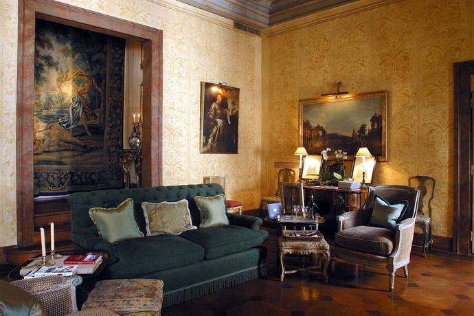 Imagen de los interiores del Residenza Napoleone Iii. Foto 9